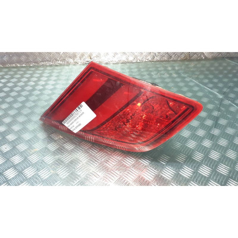 Recambio de piloto trasero derecho interior para peugeot 308 referencia OEM IAM 9677818280 81260201 