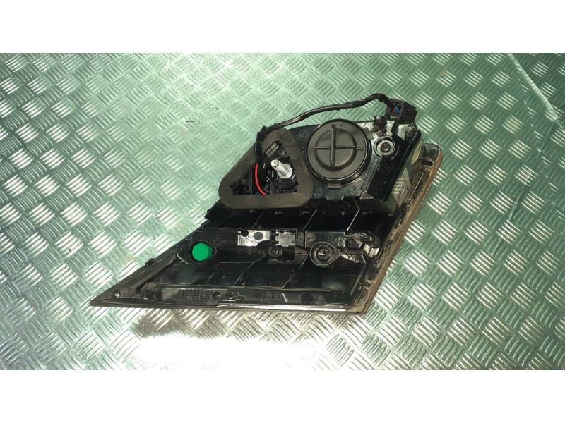 Recambio de piloto trasero derecho interior para peugeot 308 referencia OEM IAM 9677818280 81260201 