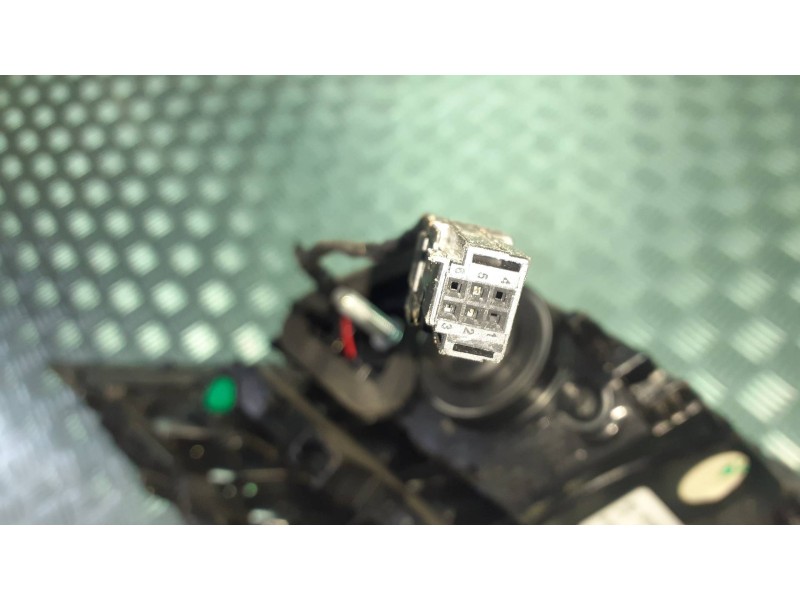 Recambio de piloto trasero derecho interior para peugeot 308 referencia OEM IAM 9677818280 81260201 