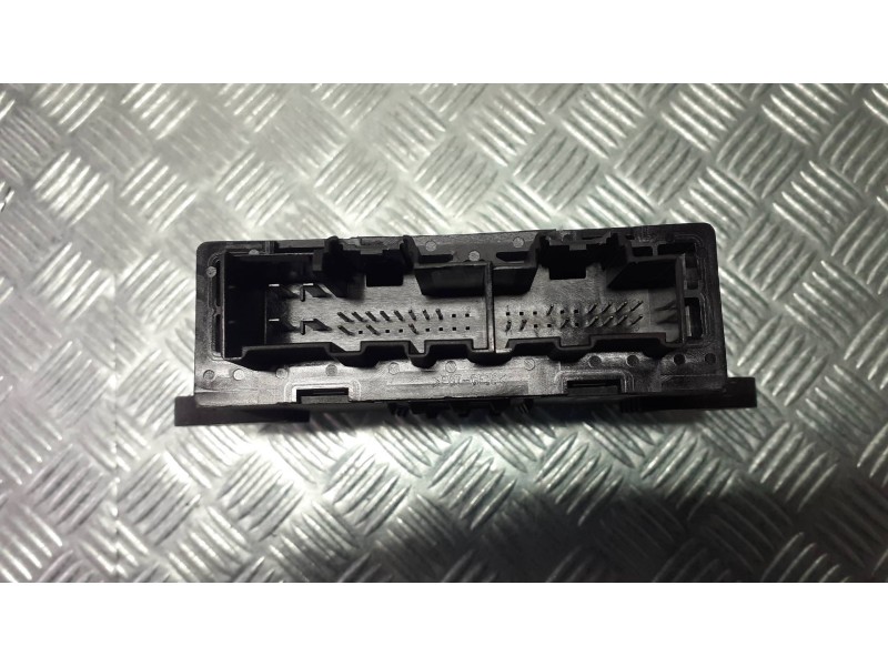 Recambio de modulo electronico para ford puma referencia OEM IAM LU5T14B531AE 10522530 PIUERTA DELANTERO IZQUIERDA