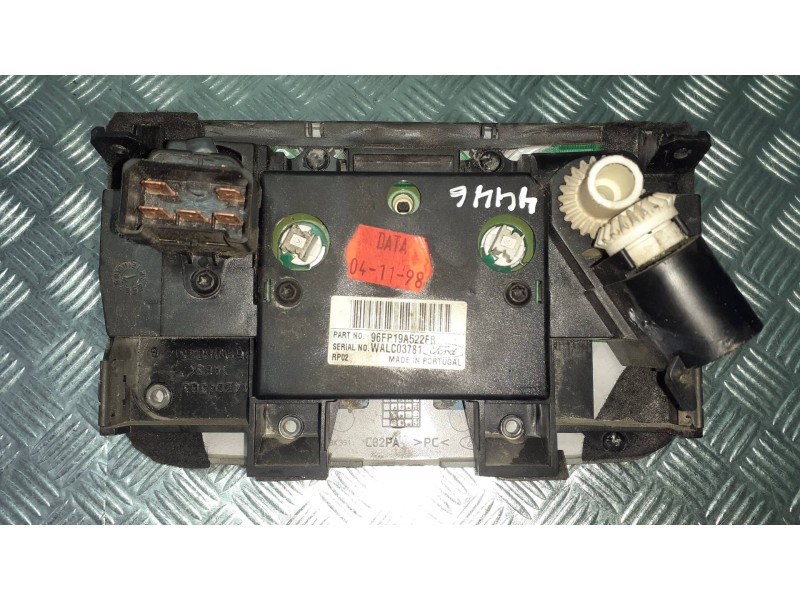 Recambio de mando calefaccion / aire acondicionado para ford fiesta berlina referencia OEM IAM 96FP19A522FB 44ZD4363 WALC03781