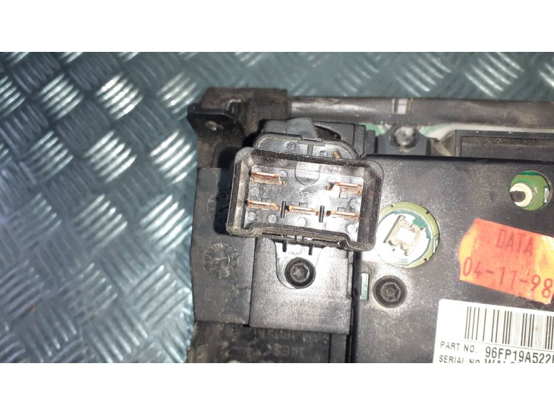 Recambio de mando calefaccion / aire acondicionado para ford fiesta berlina referencia OEM IAM 96FP19A522FB 44ZD4363 WALC03781