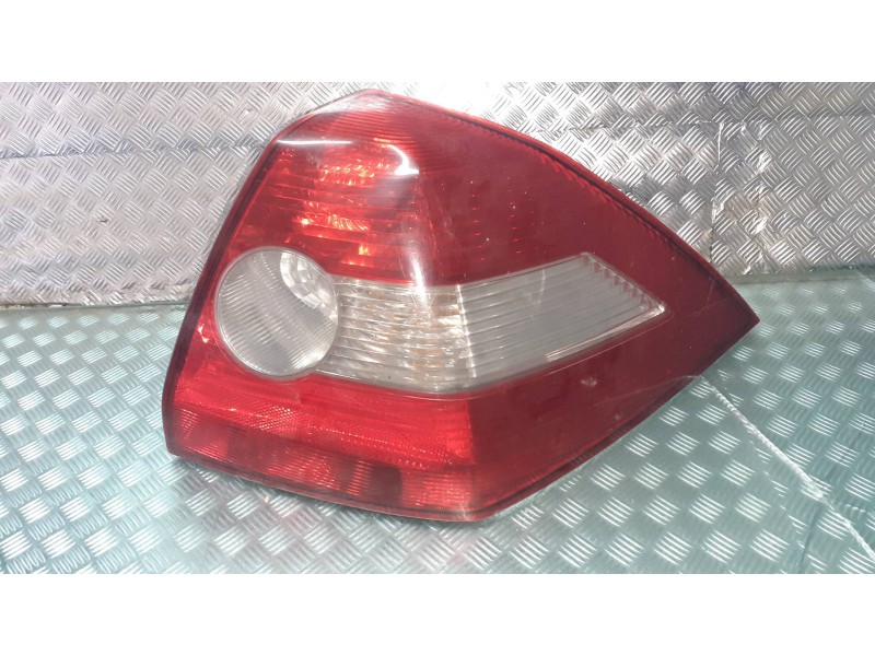 Recambio de piloto trasero derecho para renault megane ii classic berlina referencia OEM IAM   6 PINES