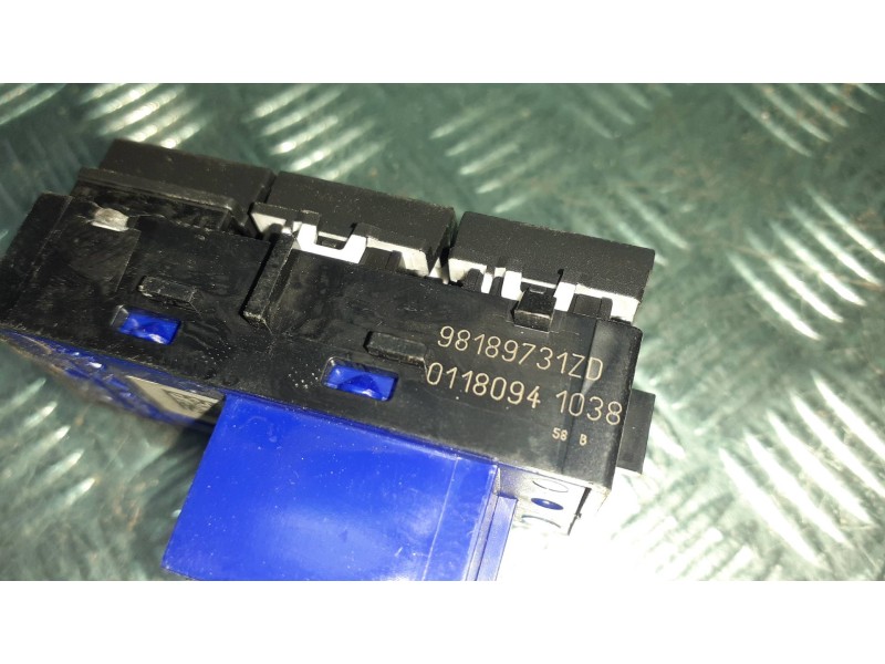 Recambio de mando multifuncion para peugeot 308 referencia OEM IAM 98189731ZD 01180941038 