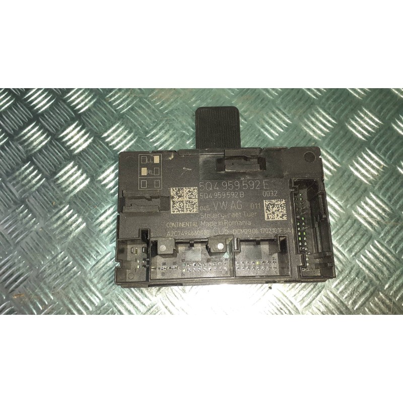 Recambio de modulo electronico para volkswagen golf vii lim. referencia OEM IAM 5Q4959592E 5Q4959592B PUERTA DELANTERA DERECHA