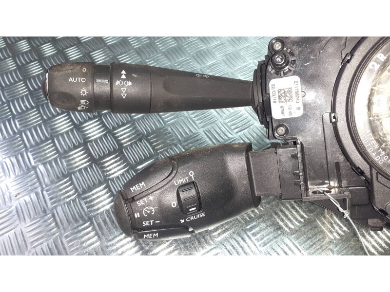 Recambio de mando multifuncion para peugeot 308 referencia OEM IAM 98180644ZD E11756740B 