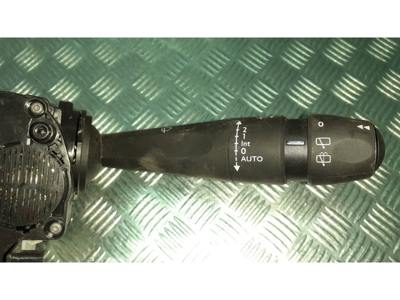 Recambio de mando multifuncion para peugeot 308 referencia OEM IAM 98180644ZD E11756740B 