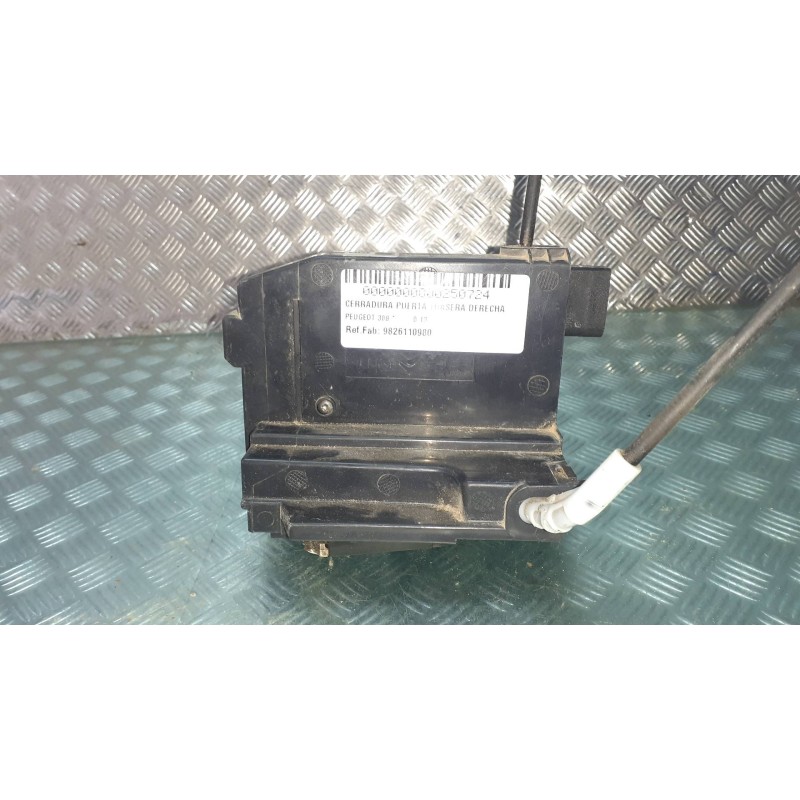 Recambio de cerradura puerta trasera derecha para peugeot 308 referencia OEM IAM 9826110980  