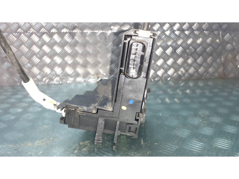 Recambio de cerradura puerta trasera derecha para peugeot 308 referencia OEM IAM 9826110980  