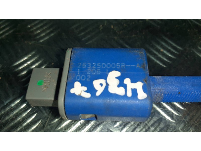 Recambio de sensor para renault megane iii berlina 5 p referencia OEM IAM 253250005R  