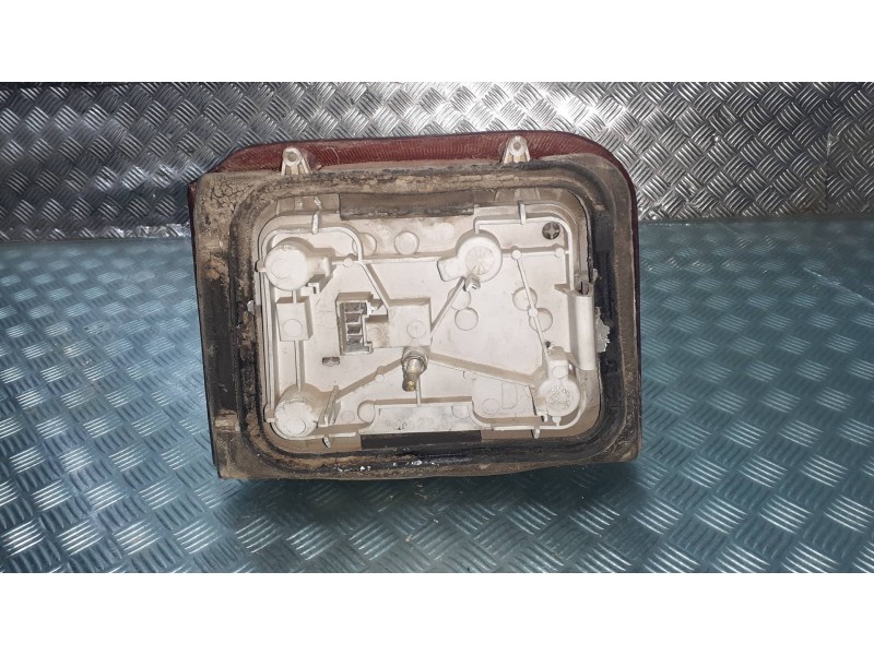 Recambio de piloto trasero derecho para peugeot 205 berlina referencia OEM IAM 89094  VALEO