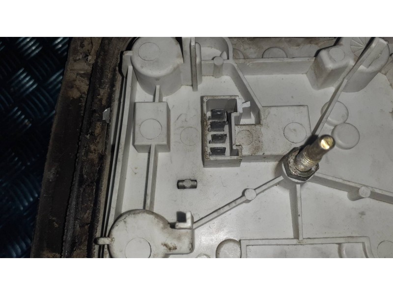 Recambio de piloto trasero derecho para peugeot 205 berlina referencia OEM IAM 89094  VALEO