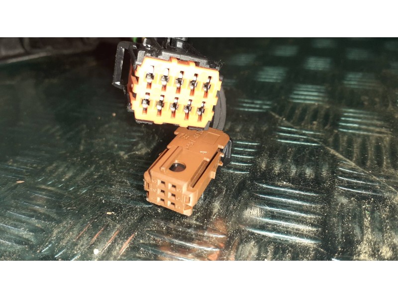 Recambio de retrovisor derecho para peugeot 308 referencia OEM IAM 98261675XT  ELECTRICO