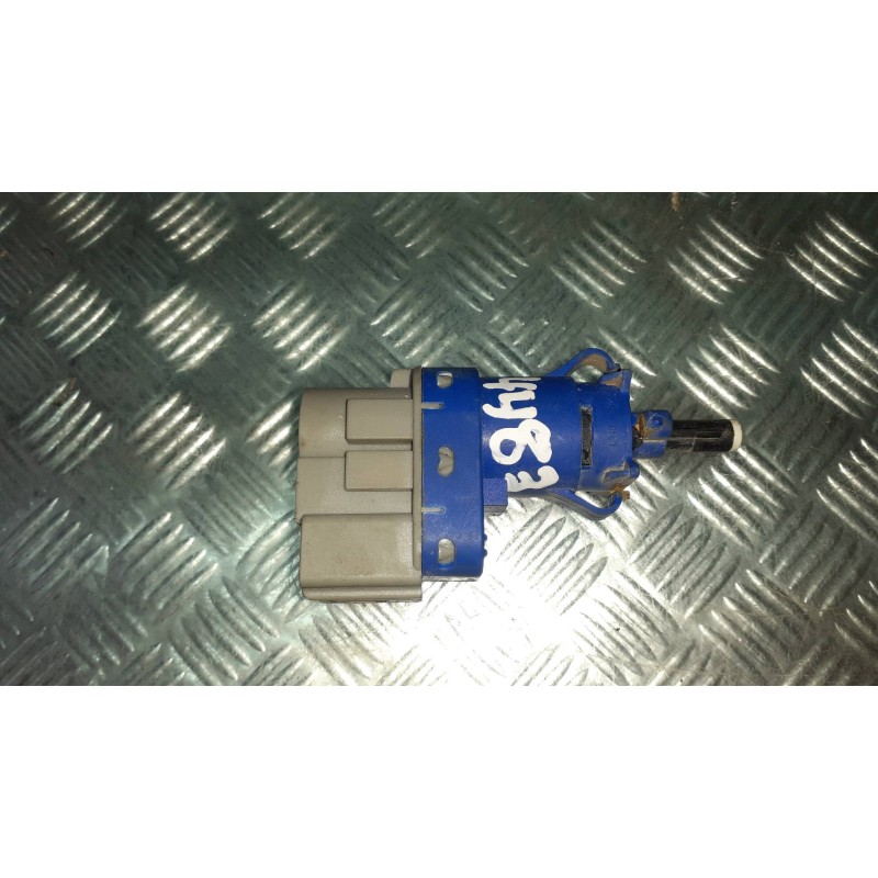 Recambio de interruptor para ford puma referencia OEM IAM 8T4T9G854AA  