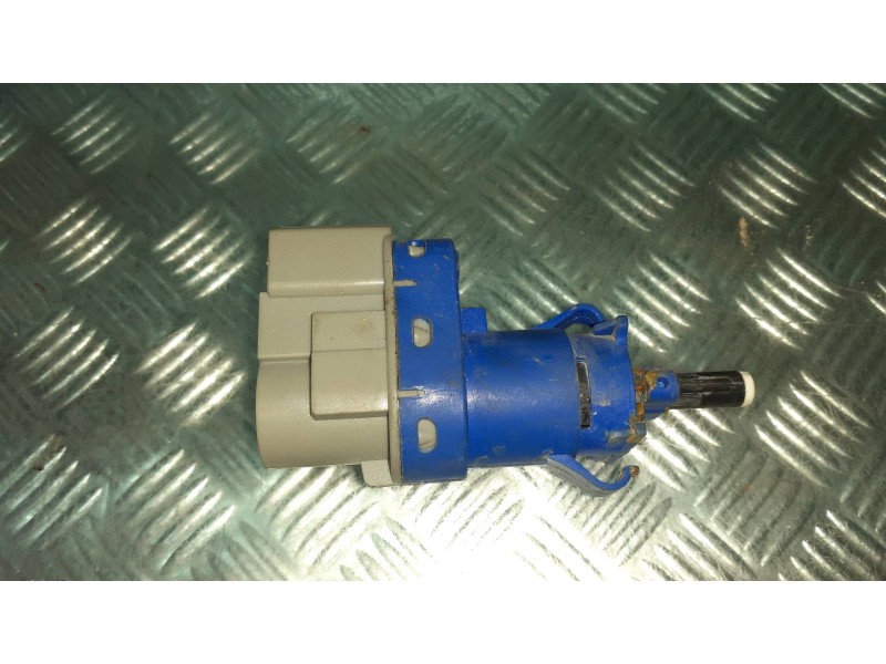 Recambio de interruptor para ford puma referencia OEM IAM 8T4T9G854AA  