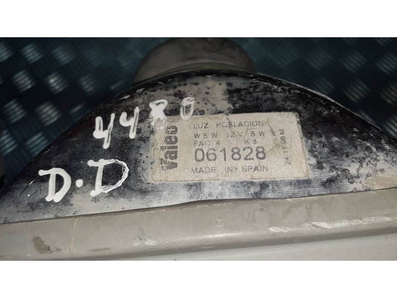 Recambio de faro derecho para peugeot 205 berlina referencia OEM IAM 061828  VALEO