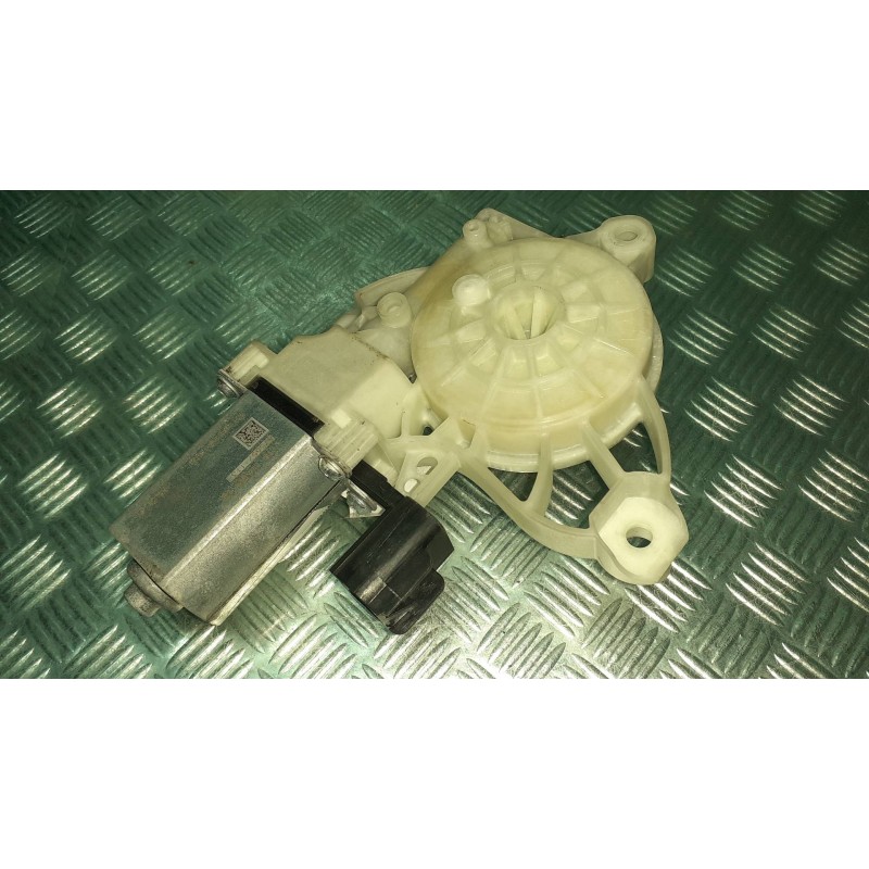Recambio de motor elevalunas trasero derecho para ford puma referencia OEM IAM L1TB14A389DB  CONECTOR 2 PINES