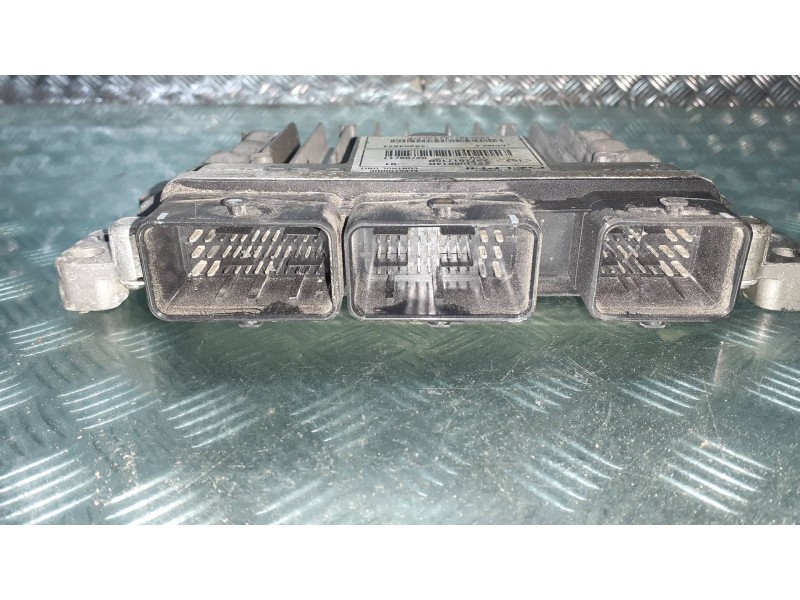 Recambio de centralita motor uce para renault megane iii berlina 5 p referencia OEM IAM 237100914 237101715R 