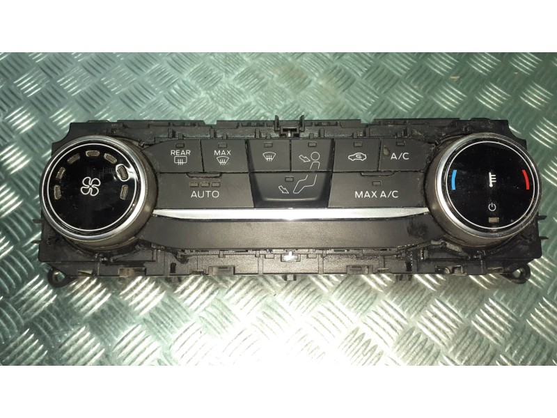 Recambio de mando climatizador para ford puma referencia OEM IAM 900268705004 A14137789 18C612