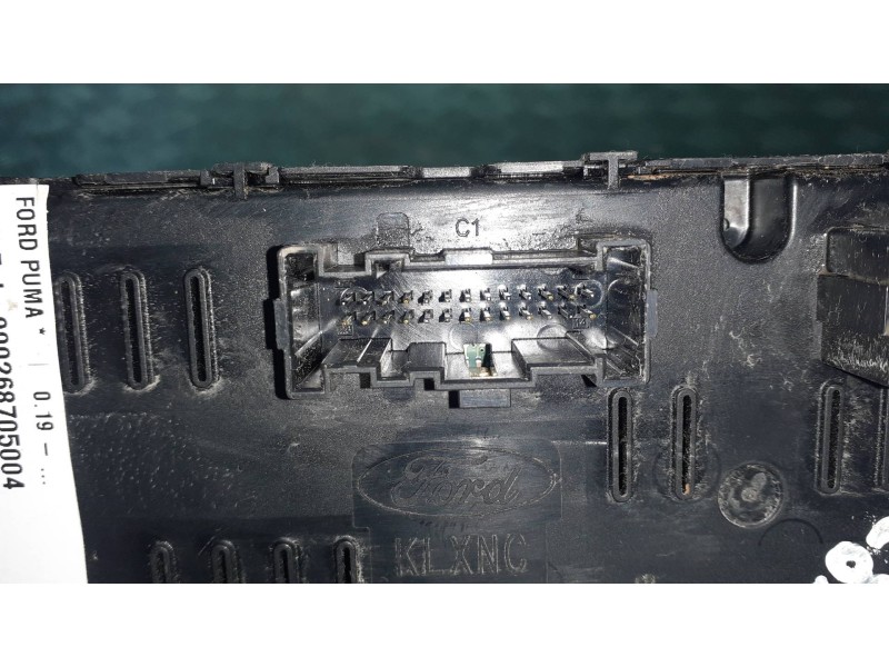 Recambio de mando climatizador para ford puma referencia OEM IAM 900268705004 A14137789 18C612