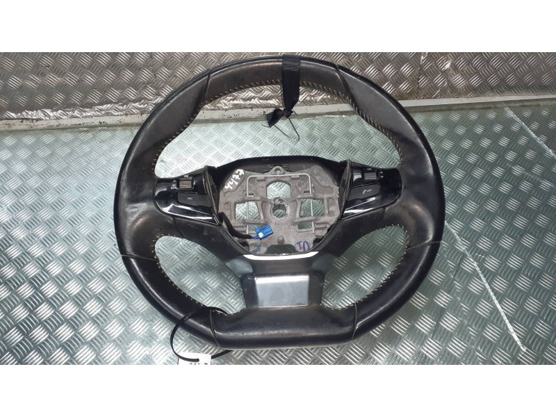 Recambio de volante para peugeot 308 referencia OEM IAM 98084115XU 619138220C PIEL