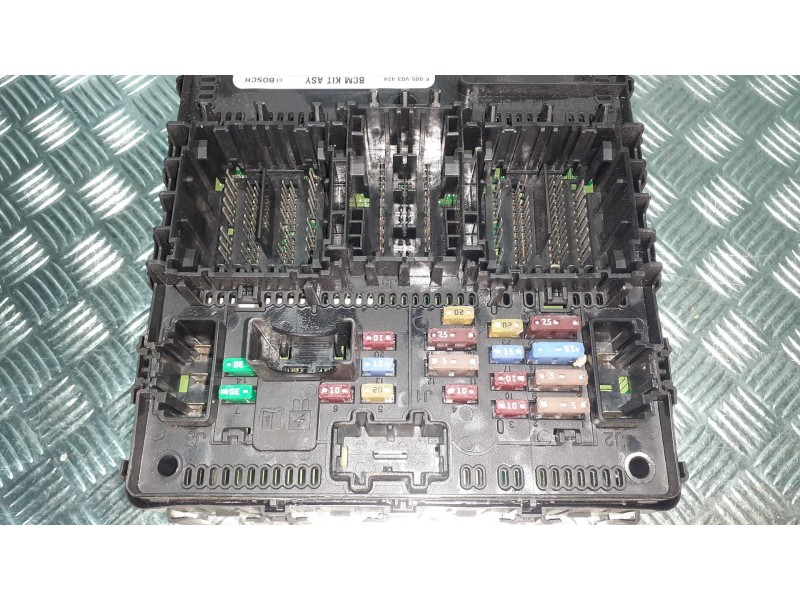 Recambio de caja reles / fusibles para ford puma referencia OEM IAM F005V03424 20210203 LU5T15604BJ4D