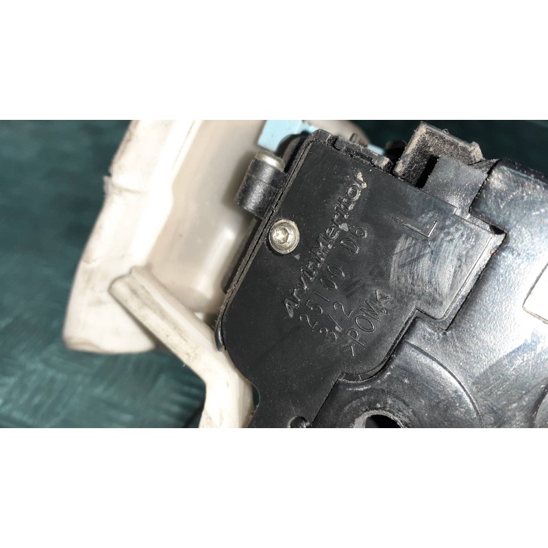 Recambio de cerradura puerta delantera izquierda para volkswagen golf v berlina (1k1) gt sport referencia OEM IAM 25100D6  