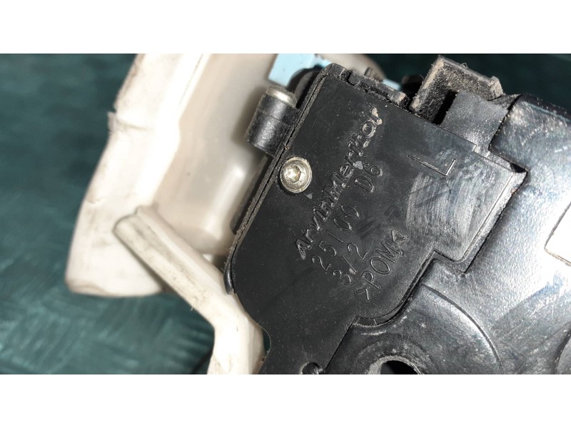 Recambio de cerradura puerta delantera izquierda para volkswagen golf v berlina (1k1) gt sport referencia OEM IAM 25100D6  