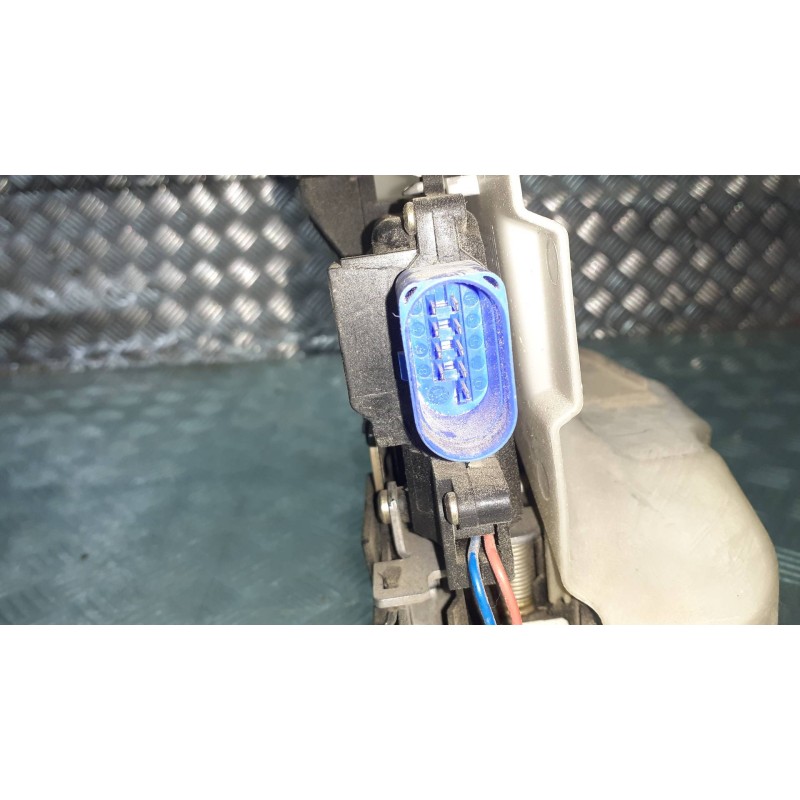 Recambio de cerradura puerta delantera izquierda para volkswagen golf v berlina (1k1) gt sport referencia OEM IAM 25100D6  