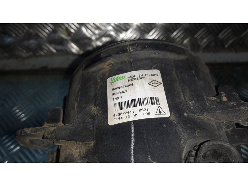Recambio de faro antiniebla derecho para renault megane iii berlina 5 p referencia OEM IAM 8200074008  
