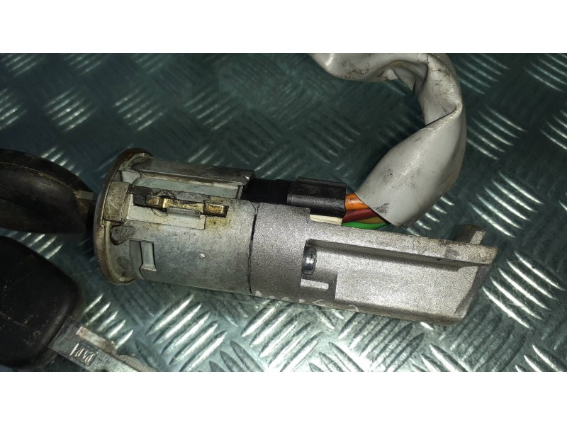 Recambio de conmutador de arranque para peugeot 205 berlina referencia OEM IAM   