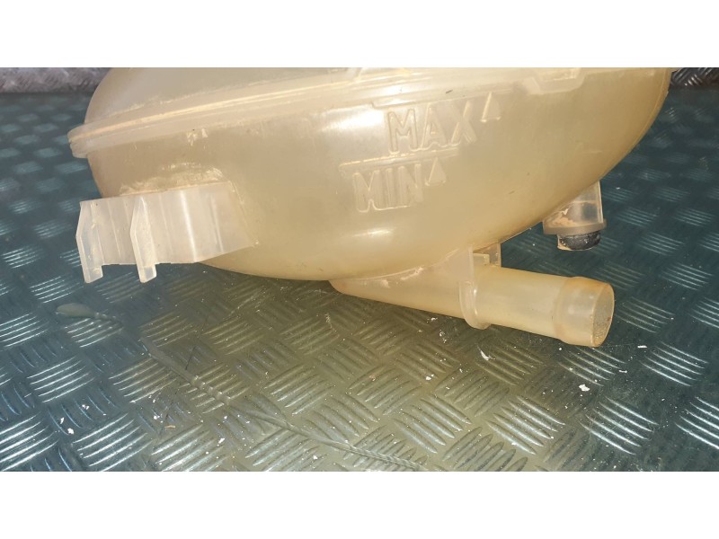 Recambio de deposito expansion para ford fiesta (ce1) referencia OEM IAM DG938101AA GN118A080AA 