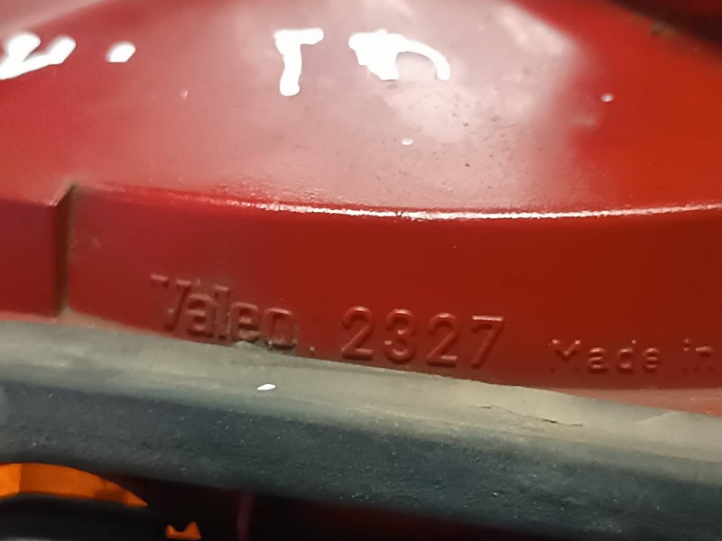 Recambio de piloto trasero derecho para toyota avensis berlina (t 22) referencia OEM IAM 2327  VALEO