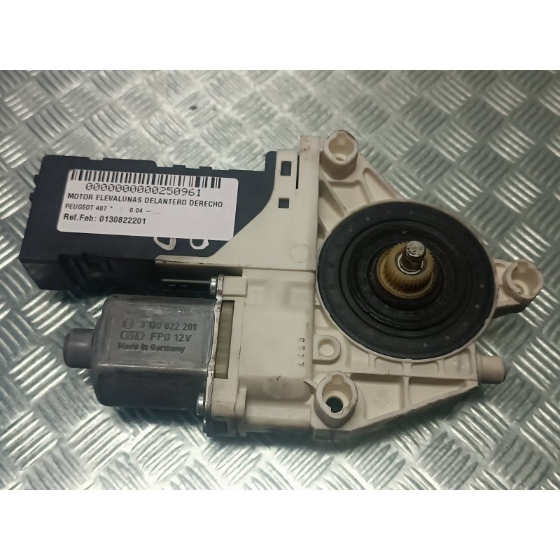 Recambio de motor elevalunas delantero derecho para peugeot 407 referencia OEM IAM 0130822201 1137328127 BOSCH