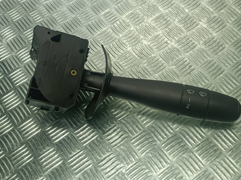 Recambio de mando limpia para dacia logan referencia OEM IAM 8200213173  