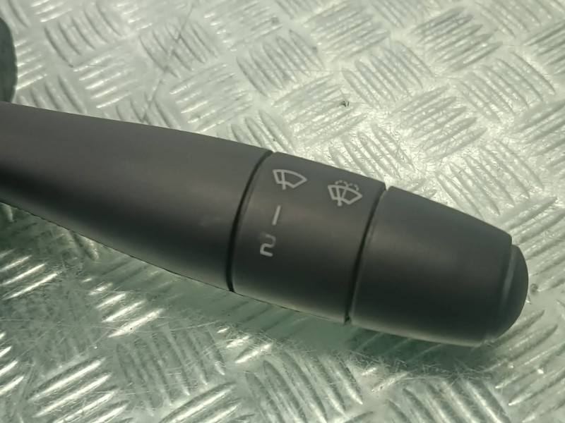 Recambio de mando limpia para dacia logan referencia OEM IAM 8200213173  