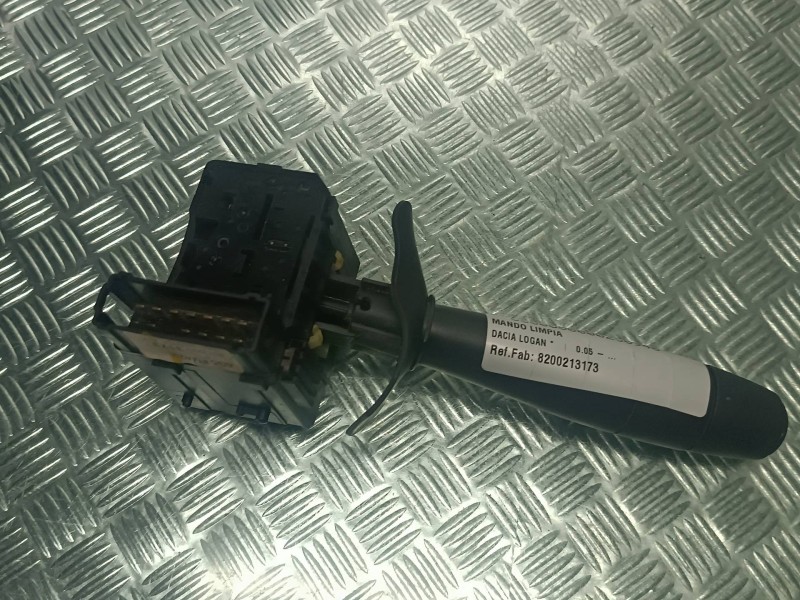 Recambio de mando limpia para dacia logan referencia OEM IAM 8200213173  