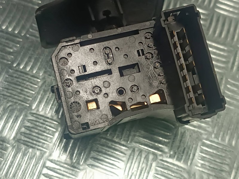 Recambio de mando limpia para dacia logan referencia OEM IAM 8200213173  