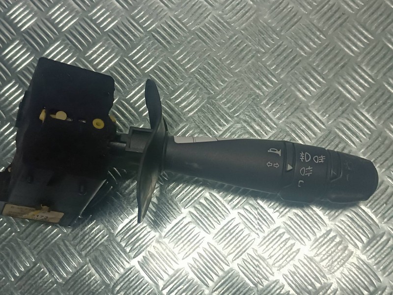 Recambio de mando intermitentes para dacia logan referencia OEM IAM 8200213173  