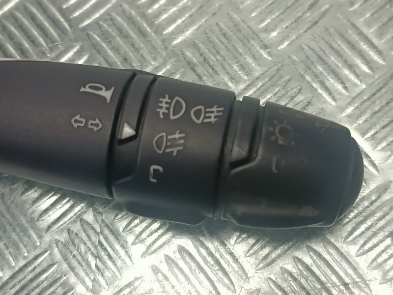 Recambio de mando intermitentes para dacia logan referencia OEM IAM 8200213173  