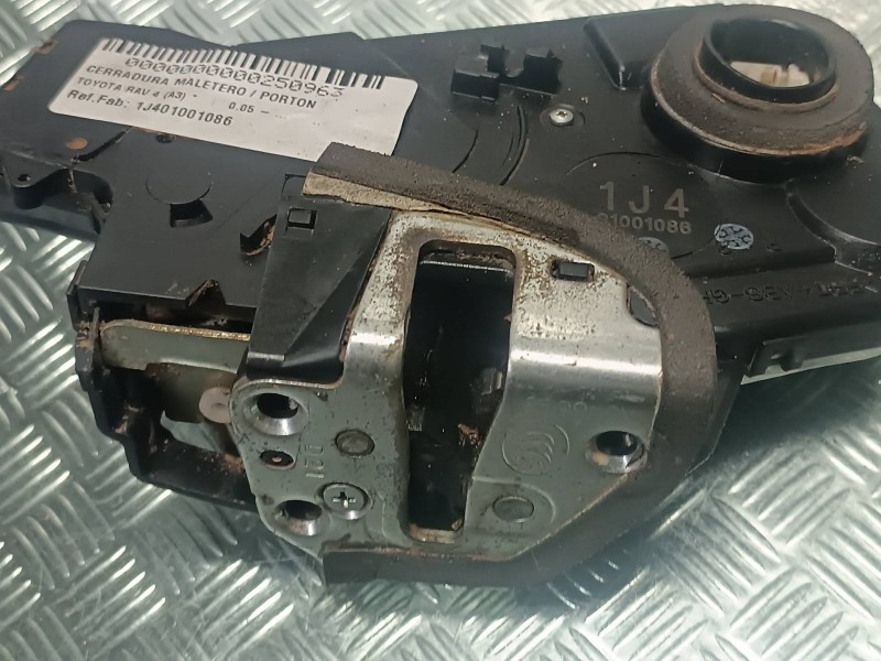 Recambio de cerradura maletero / porton para toyota rav 4 (a3) referencia OEM IAM 1J401001086  