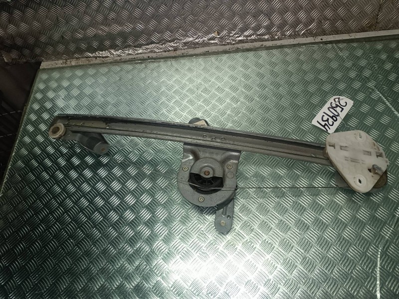 Recambio de elevalunas delantero izquierdo para mazda 3 berlina (bk) referencia OEM IAM 400726D  ELECTRICO