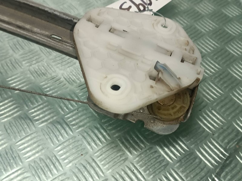 Recambio de elevalunas delantero izquierdo para mazda 3 berlina (bk) referencia OEM IAM 400726D  ELECTRICO