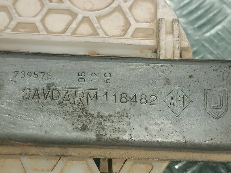 Recambio de elevalunas delantero derecho para dacia logan mcv ambiance referencia OEM IAM 118482 400727D ELECTRICO