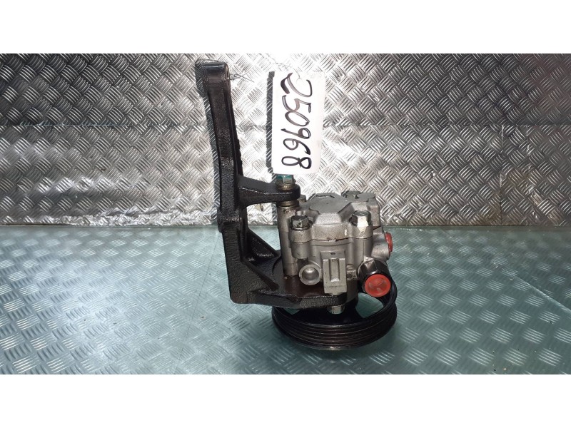 Recambio de bomba direccion para kia carnival referencia OEM IAM   