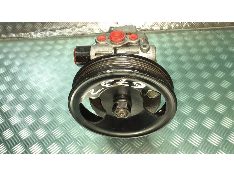 Recambio de bomba direccion para kia carnival referencia OEM IAM   