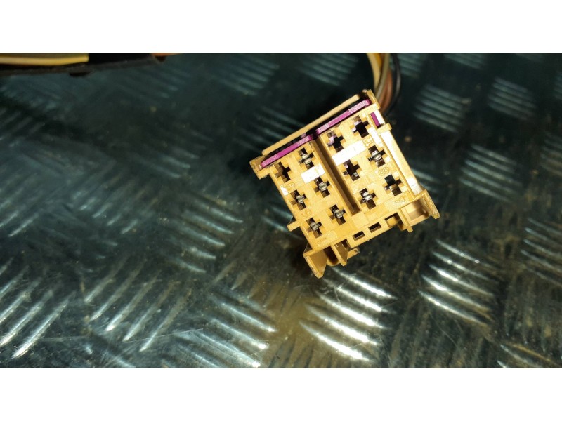 Recambio de retrovisor derecho para volkswagen polo (9n3) referencia OEM IAM 6Q1857502  ELECTRICO