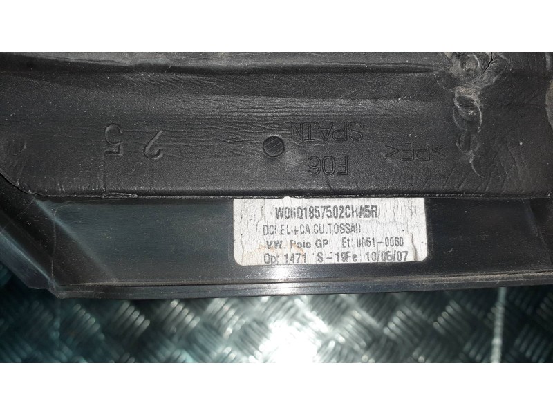Recambio de retrovisor derecho para volkswagen polo (9n3) referencia OEM IAM 6Q1857502  ELECTRICO