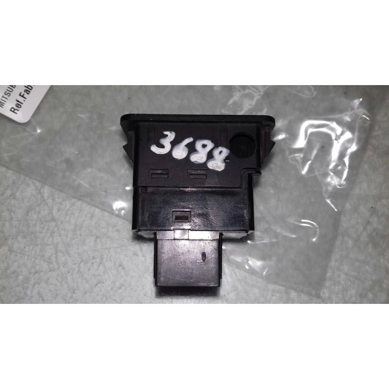 Recambio de mando luces para mitsubishi l 200 (k6/7) 2500 td glx (4-ptas.) referencia OEM IAM  4J28 