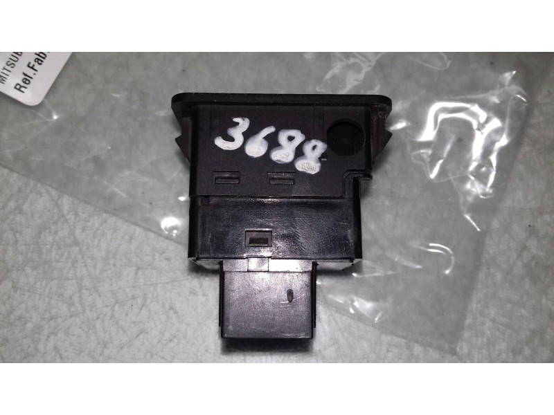 Recambio de mando luces para mitsubishi l 200 (k6/7) 2500 td glx (4-ptas.) referencia OEM IAM  4J28 